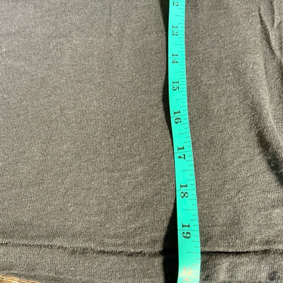 Zara “ Rocker “ Cropped T Shirt Grey size XL length 20 inches approximately - Picture 3 of 3